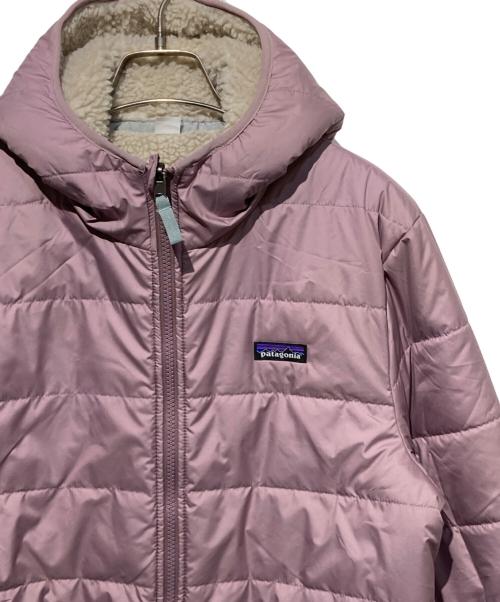 Patagonia（パタゴニア）Patagonia (パタゴニア) キッズ・リバーシブル・レディ・フレディ・フーディ ベージュ×ピンク サイズ:kids XXLの古着・服飾アイテム