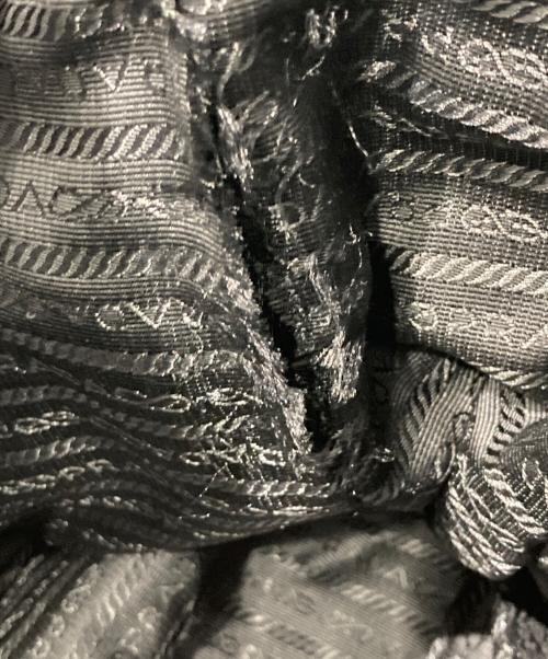 PRADA（プラダ）PRADA (プラダ) ナイロンショルダーバッグ ブラックの古着・服飾アイテム