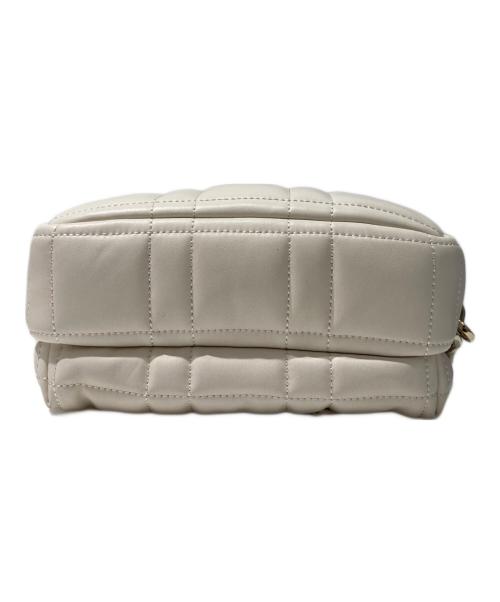 Kate Spade（ケイトスペード）Kate Spade (ケイトスペード) キルテッド クロスボディバッグ ホワイトの古着・服飾アイテム