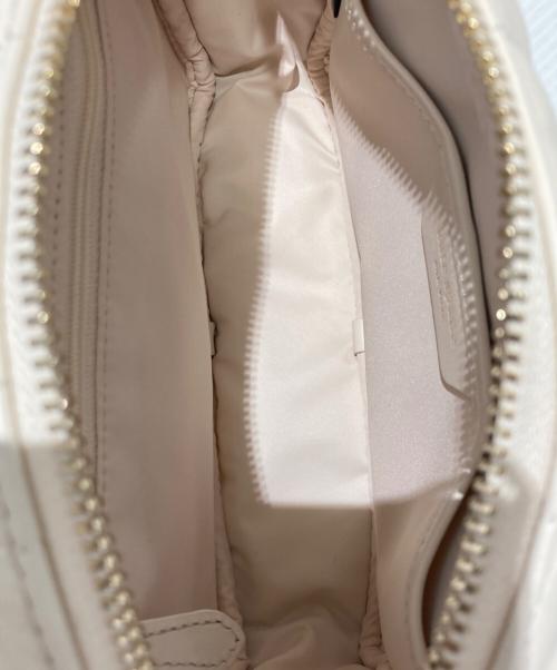 Kate Spade（ケイトスペード）Kate Spade (ケイトスペード) キルテッド クロスボディバッグ ホワイトの古着・服飾アイテム