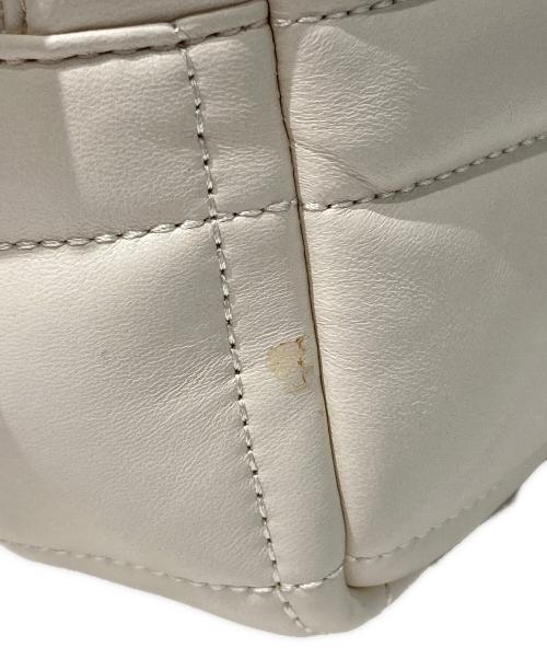 Kate Spade（ケイトスペード）Kate Spade (ケイトスペード) キルテッド クロスボディバッグ ホワイトの古着・服飾アイテム