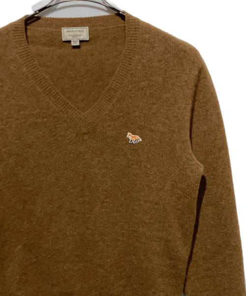 maison kitsune（メゾンキツネ）MAISON KITSUNE (メゾンキツネ) Vネックニット ブラウン サイズ:Sの古着・服飾アイテム