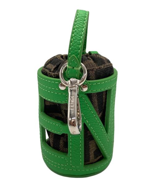 FENDI（フェンディ）FENDI (フェンディ) ズッカ柄バケットバッグチャーム ブラウンの古着・服飾アイテム