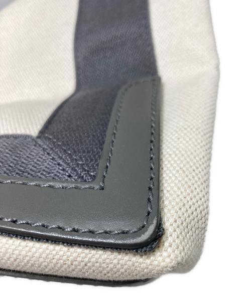 BALENCIAGA（バレンシアガ）BALENCIAGA (バレンシアガ) カバス キャンバストート ホワイトの古着・服飾アイテム