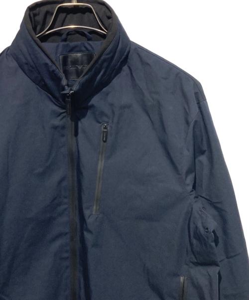 EMPORIO ARMANI（エンポリオ アルマーニ）EMPORIO ARMANI (エンポリオアルマーニ) フロントWジップ フード収納ショートコート ネイビー サイズ:54の古着・服飾アイテム