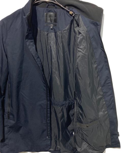 EMPORIO ARMANI（エンポリオ アルマーニ）EMPORIO ARMANI (エンポリオアルマーニ) フロントWジップ フード収納ショートコート ネイビー サイズ:54の古着・服飾アイテム