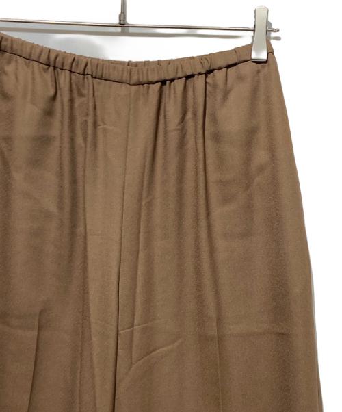 Con te（コンテ）Con te (コンテ) イージーワイドパンツ カーキ サイズ:36の古着・服飾アイテム