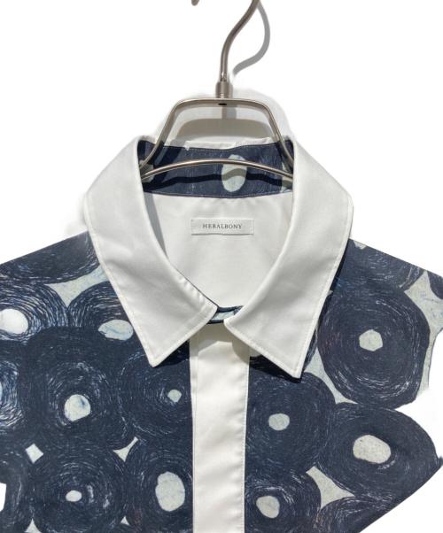 HERALBONY（ヘラルボニー）HERALBONY (ヘラルボニー) デザインシャツ（ショルダー切替)「無題(丸)」 ホワイト サイズ:FREEの古着・服飾アイテム