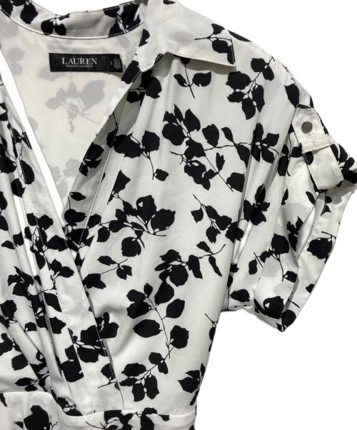 LAUREN RALPH LAUREN（ローレンラルフローレン）LAUREN RALPH LAUREN (ローレンラルフローレン) 24SS リーフプリントベルテッドクレープドレス ホワイト×ブラック サイズ:2の古着・服飾アイテム