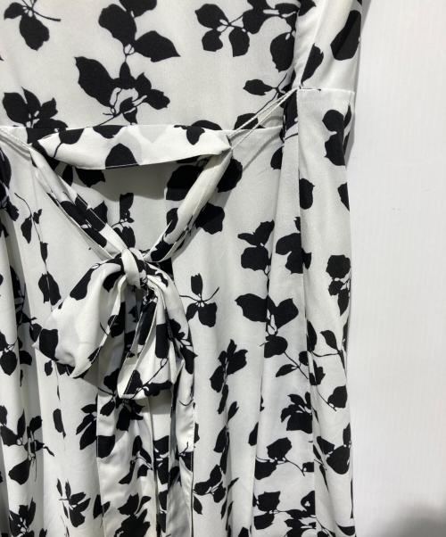 LAUREN RALPH LAUREN（ローレンラルフローレン）LAUREN RALPH LAUREN (ローレンラルフローレン) 24SS リーフプリントベルテッドクレープドレス ホワイト×ブラック サイズ:2の古着・服飾アイテム