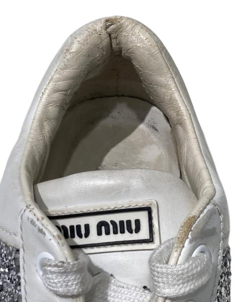 MIU MIU（ミュウミュウ）MIU MIU (ミュウミュウ) グリッターラインスニーカー ホワイト サイズ:36の古着・服飾アイテム