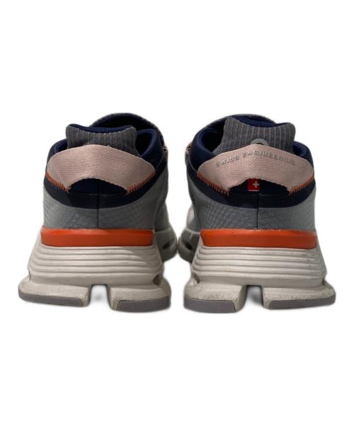 on（オン）on (オン) CLOUDNOVA WRAP グレー サイズ:UK⒋5の古着・服飾アイテム