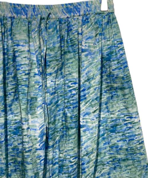 HERALBONY（ヘラルボニー）HERALBONY (ヘラルボニー) フロントギャザースカート「クリスマスツリーショップ」 ブルー サイズ:FREEの古着・服飾アイテム