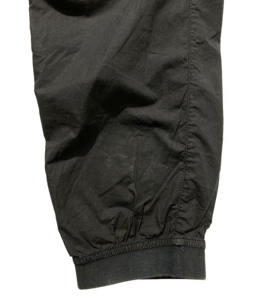 STONE ISLAND（ストーンアイランド）STONE ISLAND (ストーンアイランド) ガーメントダイコットンストレッチシャーリングテーパードリブカーゴパンツ ブラック サイズ:W33の古着・服飾アイテム