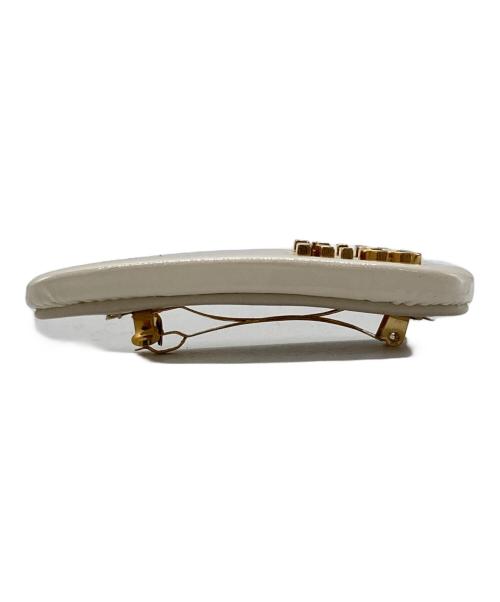 MIU MIU（ミュウミュウ）MIU MIU (ミュウミュウ) パテントレザーヘアクリップ ホワイトの古着・服飾アイテム