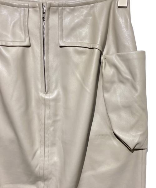 UN3D.（アンスリード）UN3D. (アンスリード) エコレザースカート ベージュ サイズ:Sの古着・服飾アイテム