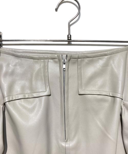 UN3D.（アンスリード）UN3D. (アンスリード) エコレザースカート ベージュ サイズ:Sの古着・服飾アイテム