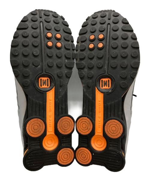 NIKE（ナイキ）NIKE (ナイキ) SHOX R4 BLACK/VAST GREY-BRIGHT MANDARIN ]ローカットスニーカー グレー サイズ:28cmの古着・服飾アイテム