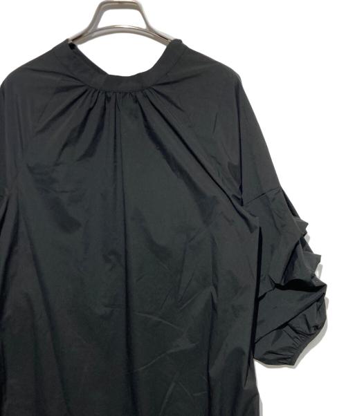 BARNEYS NEWYORK（バーニーズ・ニューヨーク）BARNEYS NEWYORK (バーニーズ・ニューヨーク) バックリボンナイロンワンピース ブラック サイズ:FREEの古着・服飾アイテム