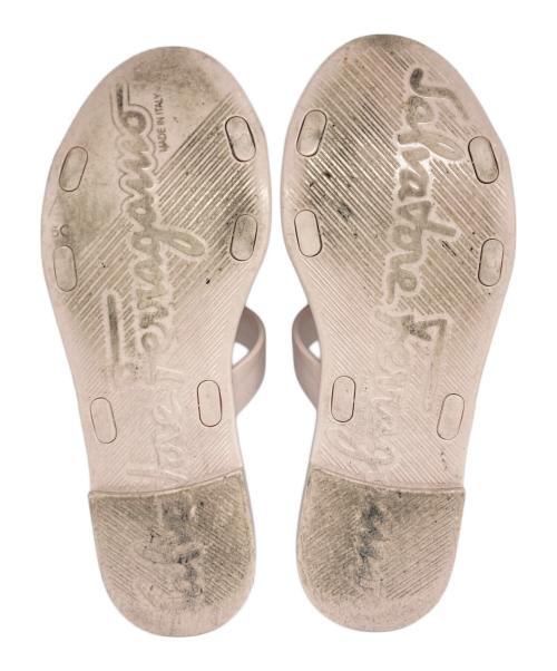 Salvatore Ferragamo（サルヴァトーレ フェラガモ）Salvatore Ferragamo (サルヴァトーレ フェラガモ) ヴァラリボンサンダル ピンク サイズ:5Cの古着・服飾アイテム