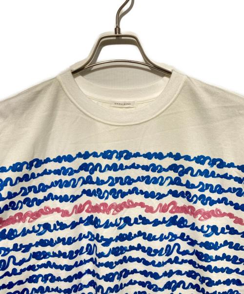 HERALBONY（ヘラルボニー）HERALBONY (ヘラルボニー) アートボーダーTシャツ「blue brush-mm2025」 ホワイト サイズ:freeの古着・服飾アイテム