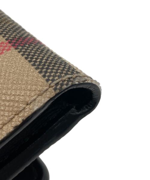 BURBERRY（バーバリー）BURBERRY (バーバリー) コンパクトウォレット ベージュ×ブラックの古着・服飾アイテム