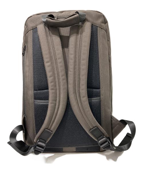 UNIVERSAL PRODUCTS.（ユニバーサルプロダクツ）UNIVERSAL PRODUCTS. (ユニバーサルプロダクツ) NEW UTILITY BAG リュック ブラウンの古着・服飾アイテム
