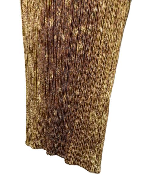 PLEATS PLEASE（プリーツプリーズ）PLEATS PLEASE (プリーツプリーズ) 転写プリントノースリーブカットソー ブラウン サイズ:3の古着・服飾アイテム