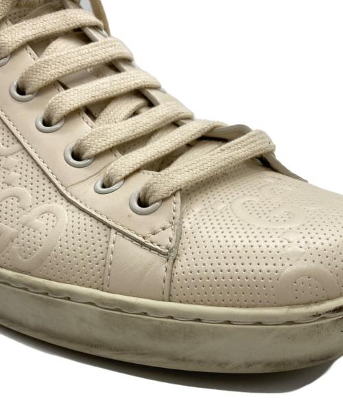 GUCCI（グッチ）GUCCI (グッチ) GGエンボス スニーカー ベージュ サイズ:8の古着・服飾アイテム