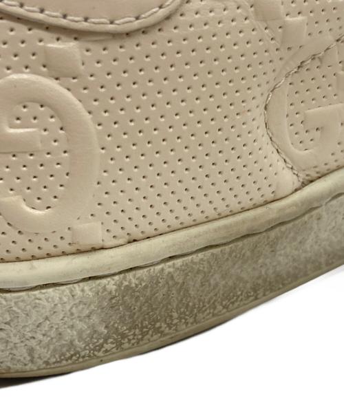 GUCCI（グッチ）GUCCI (グッチ) GGエンボス スニーカー ベージュ サイズ:8の古着・服飾アイテム