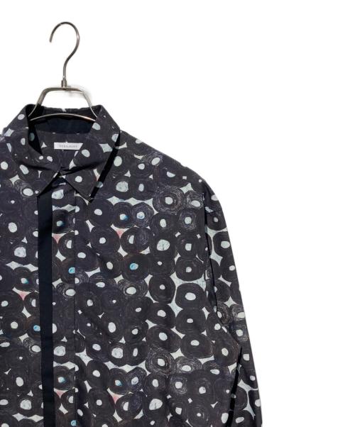 HERALBONY（ヘラルボニー）HERALBONY (ヘラルボニー) デザインシャツ(フライフロント) ブラックB「無題(丸)」 ブラック サイズ:Fの古着・服飾アイテム