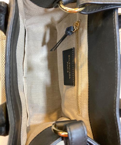 BALENCIAGA（バレンシアガ）BALENCIAGA (バレンシアガ) パドロック ミニ オールアフタヌーン ハンドバッグ ベージュ×ブラックの古着・服飾アイテム