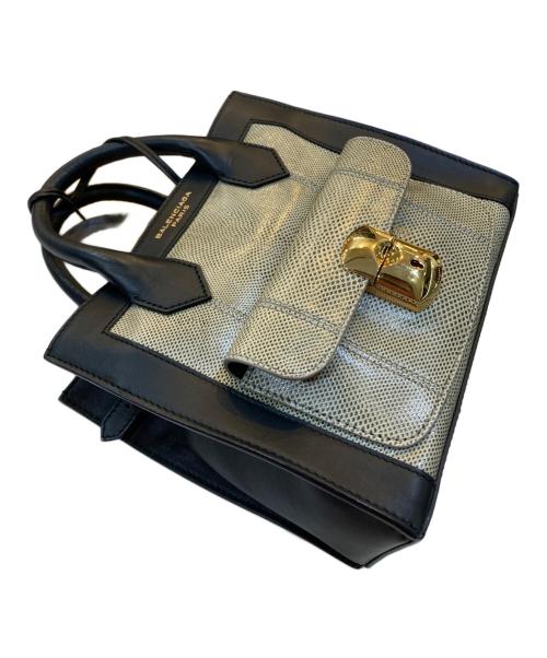 BALENCIAGA（バレンシアガ）BALENCIAGA (バレンシアガ) パドロック ミニ オールアフタヌーン ハンドバッグ ベージュ×ブラックの古着・服飾アイテム