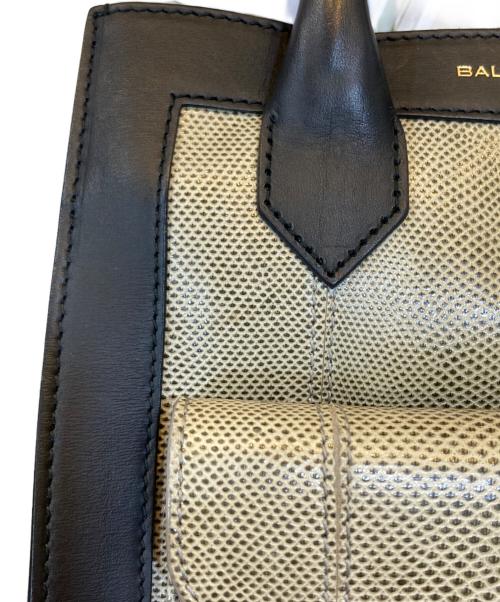BALENCIAGA（バレンシアガ）BALENCIAGA (バレンシアガ) パドロック ミニ オールアフタヌーン ハンドバッグ ベージュ×ブラックの古着・服飾アイテム