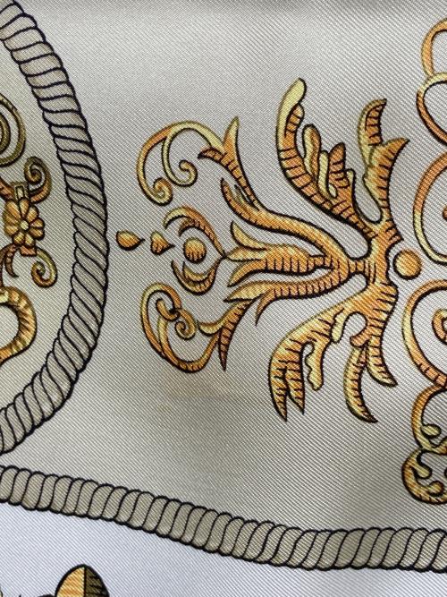 HERMES（エルメス）HERMES (エルメス) シルクスカーフ ベージュの古着・服飾アイテム