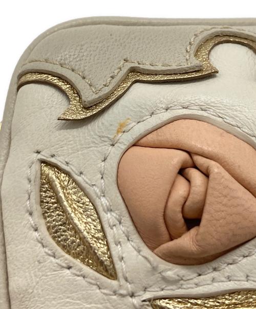 MIU MIU（ミュウミュウ）MIU MIU (ミュウミュウ) レザーポーチ ベージュの古着・服飾アイテム