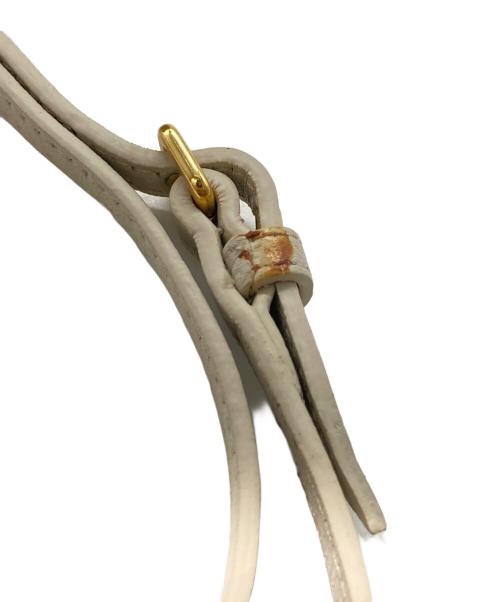 MIU MIU（ミュウミュウ）MIU MIU (ミュウミュウ) レザーポーチ ベージュの古着・服飾アイテム