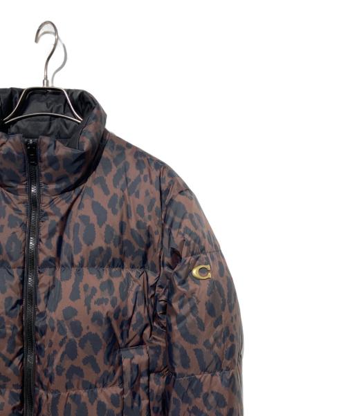 COACH（コーチ）COACH (コーチ) レオパード プリント リバーシブル パッファー ダウンジャケット ブラウン サイズ:-の古着・服飾アイテム