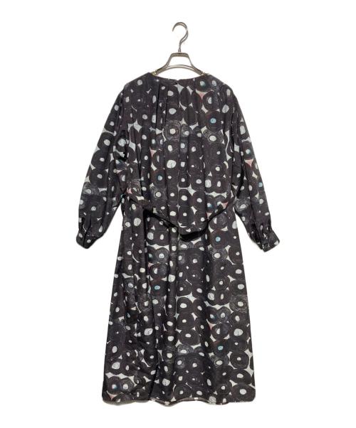 HERALBONY（ヘラルボニー）HERALBONY (ヘラルボニー) クルーネックワンピース「（無題）（丸）」 グレー×ブラック サイズ:Fの古着・服飾アイテム