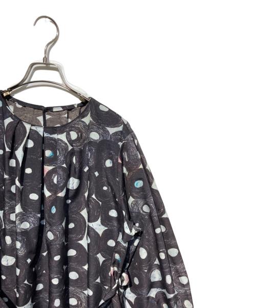 HERALBONY（ヘラルボニー）HERALBONY (ヘラルボニー) クルーネックワンピース「（無題）（丸）」 グレー×ブラック サイズ:Fの古着・服飾アイテム