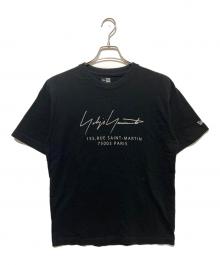 New Era×Yohji Yamamoto pour homme（ニューエラ×ヨウジヤマモト プールオム）の古着「ロゴプリントTシャツ」｜ブラック