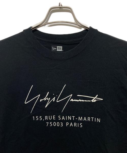 New Era（ニューエラ）New Era (ニューエラ) Yohji Yamamoto pour homme (ヨウジヤマモト プールオム) ロゴプリントTシャツ ブラック サイズ:Ｌの古着・服飾アイテム