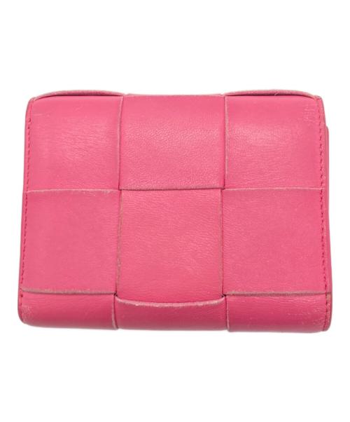 BOTTEGA VENETA（ボッテガベネタ）BOTTEGA VENETA (ボッテガベネタ) カセット マキシイントレチャート コンパクトウォレット ピンクの古着・服飾アイテム