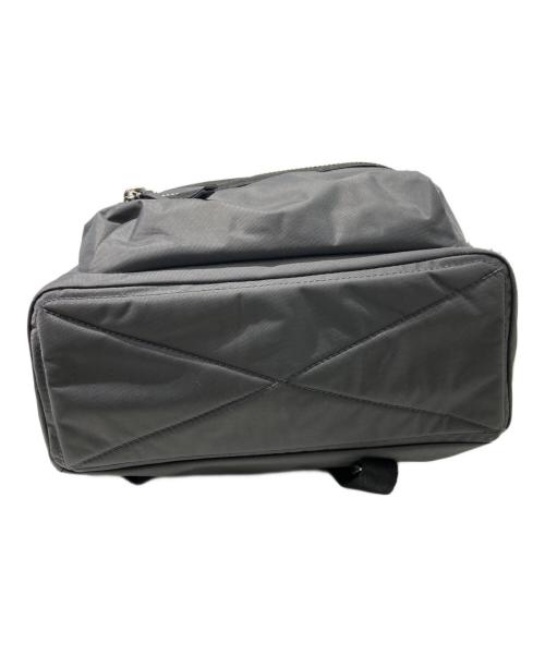 MARC JACOBS（マークジェイコブズ）MARC JACOBS (マークジェイコブズ) ザ バイカー ナイロン バックパック ラージ グレーの古着・服飾アイテム