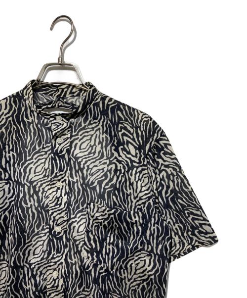 TOGA ARCHIVES（トーガアーカイブス）TOGA ARCHIVES (トーガアーカイブス) Print shirt バックオープン総柄シャツ ブラック サイズ:36の古着・服飾アイテム