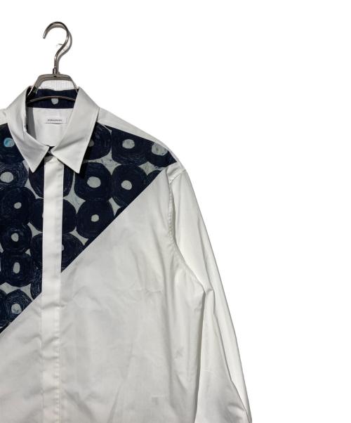 HERALBONY（ヘラルボニー）HERALBONY (ヘラルボニー) デザインシャツ（ショルダー切替）ホワイト「（無題）（丸）」 ホワイト×ネイビー サイズ:Fの古着・服飾アイテム