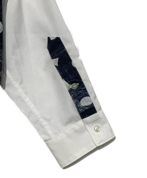 HERALBONY（ヘラルボニー）HERALBONY (ヘラルボニー) デザインシャツ（ショルダー切替）ホワイト「（無題）（丸）」 ホワイト×ネイビー サイズ:Fの古着・服飾アイテム