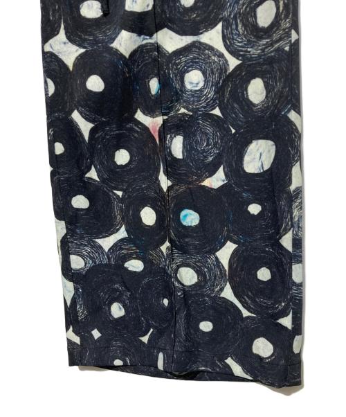 HERALBONY（ヘラルボニー）HERALBONY (ヘラルボニー) サテンパンツ「（無題）（丸）」 ブラック サイズ:FREEの古着・服飾アイテム