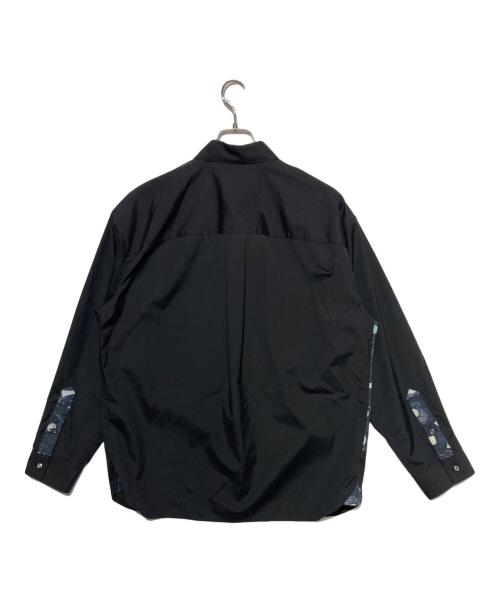 HERALBONY（ヘラルボニー）HERALBONY (ヘラルボニー) デザインシャツ（ショルダー切替）ブラックA「（無題）（丸）」 ブラック サイズ:Fの古着・服飾アイテム