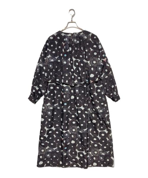 HERALBONY（ヘラルボニー）HERALBONY (ヘラルボニー) クルーネックワンピース「（無題）（丸）」 グレー×ブラック サイズ:FREEの古着・服飾アイテム